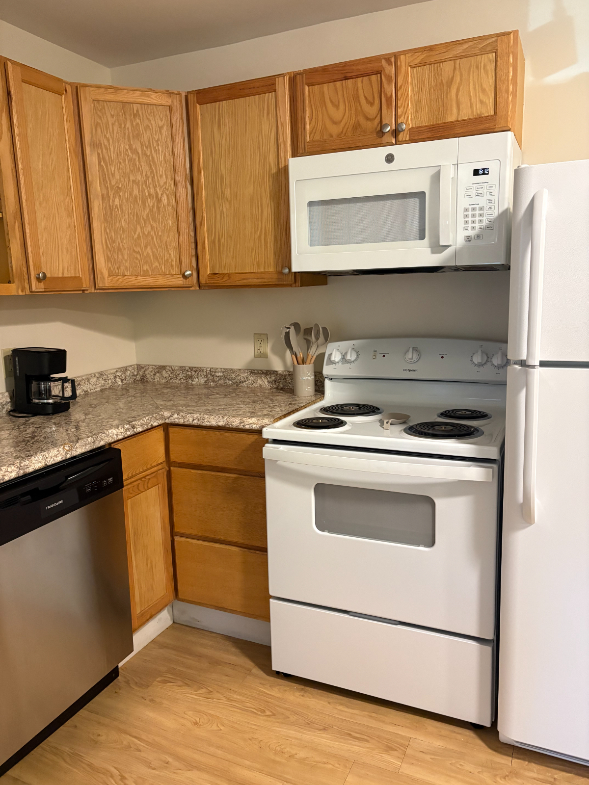 Lovely 2 bedroom unit in the heart of Morrisville - Photo 2