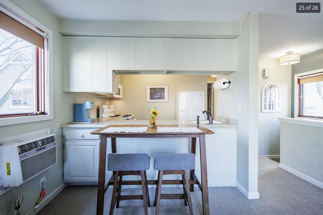 Corn Hill Apartment-close to it all! - Photo 2