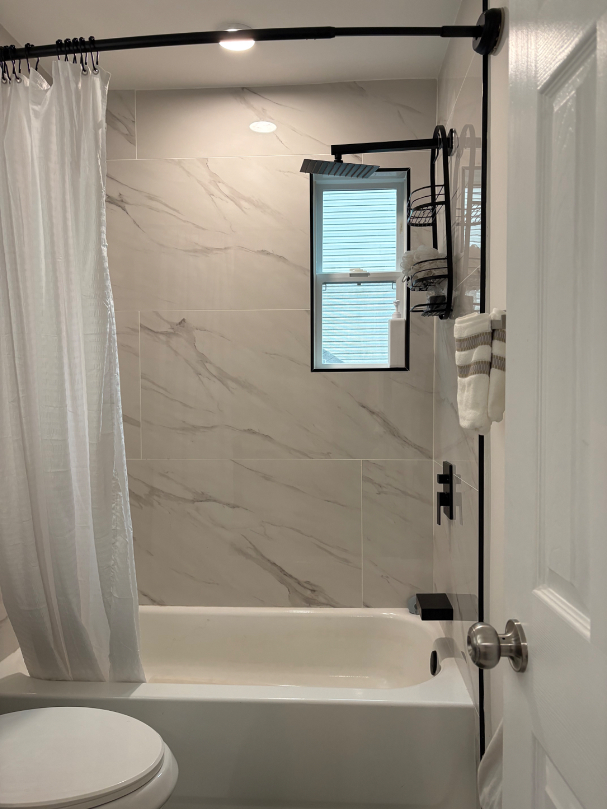 Modern, Newly Renovated and Zen Unit - Photo 6