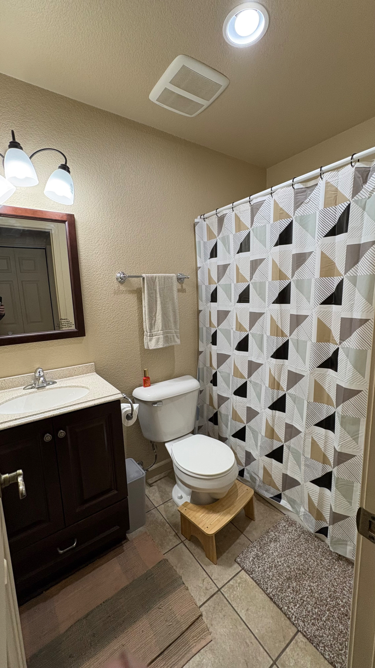 Quiet 2 bed 2 bath Single Level Duplex - Photo 9