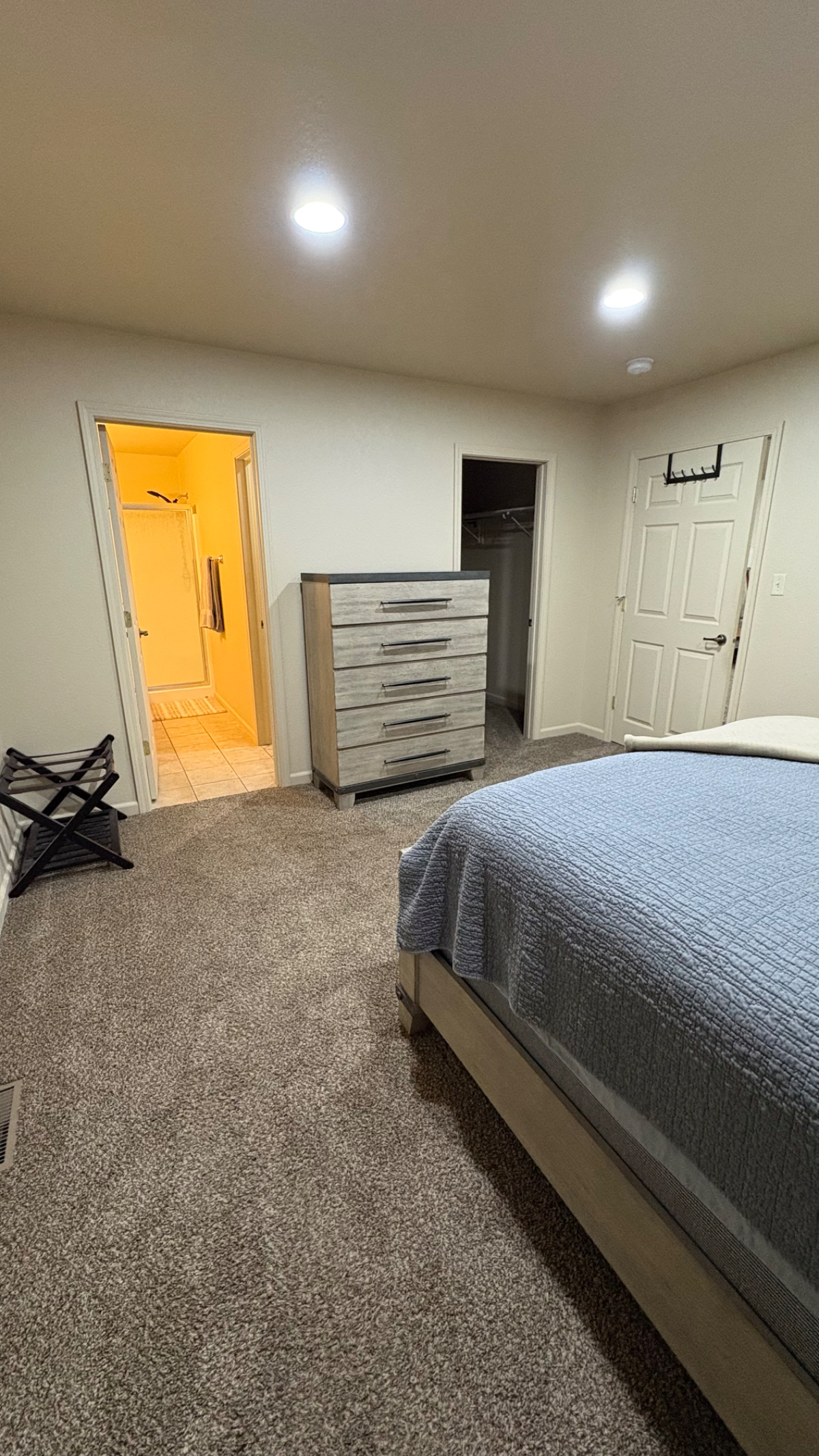 Quiet 2 bed 2 bath Single Level Duplex - Photo 6