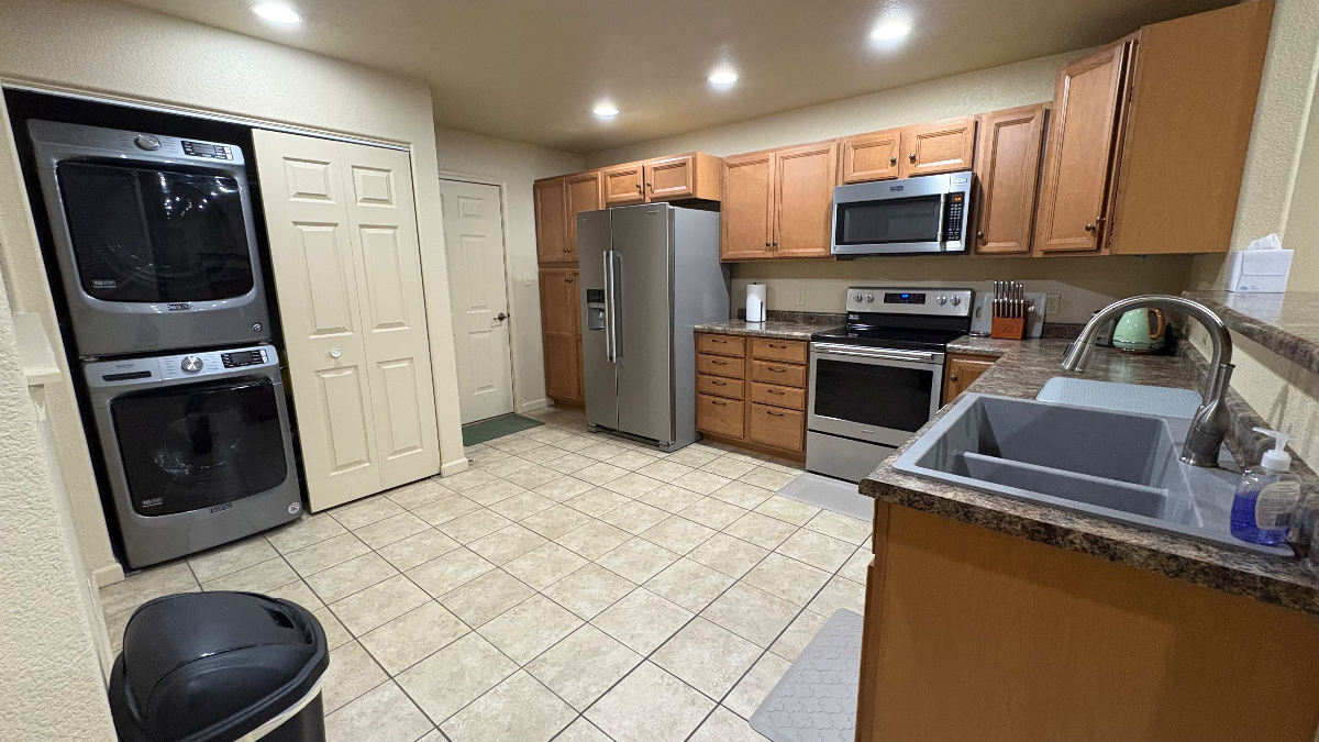 Quiet 2 bed 2 bath Single Level Duplex - Photo 10