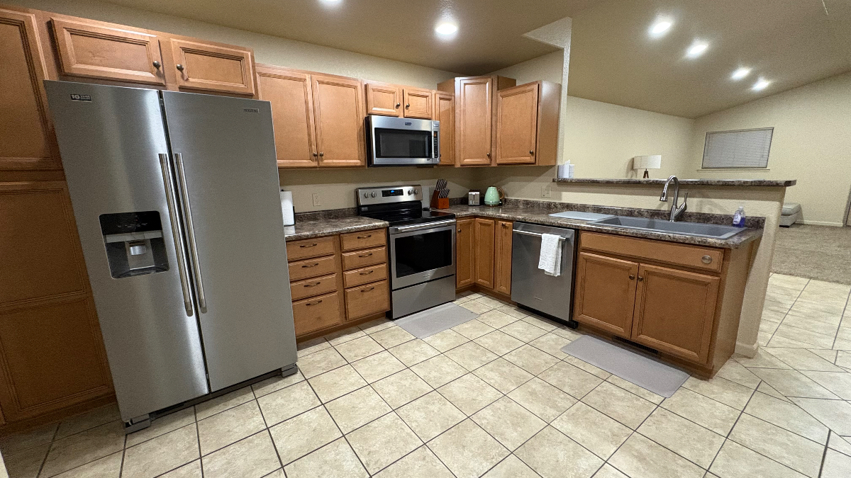 Quiet 2 bed 2 bath Single Level Duplex - Photo 11