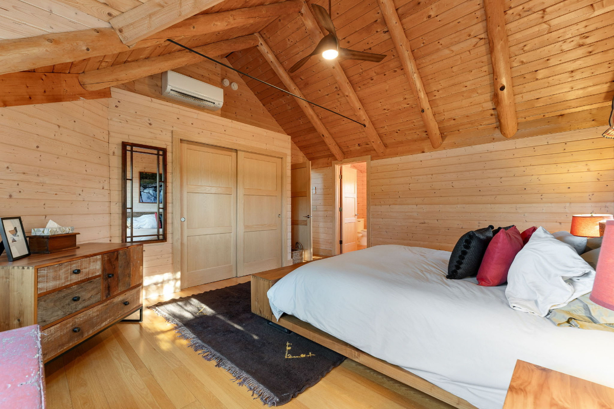 Luxury Beach post and beam beach front home. - Photo 12