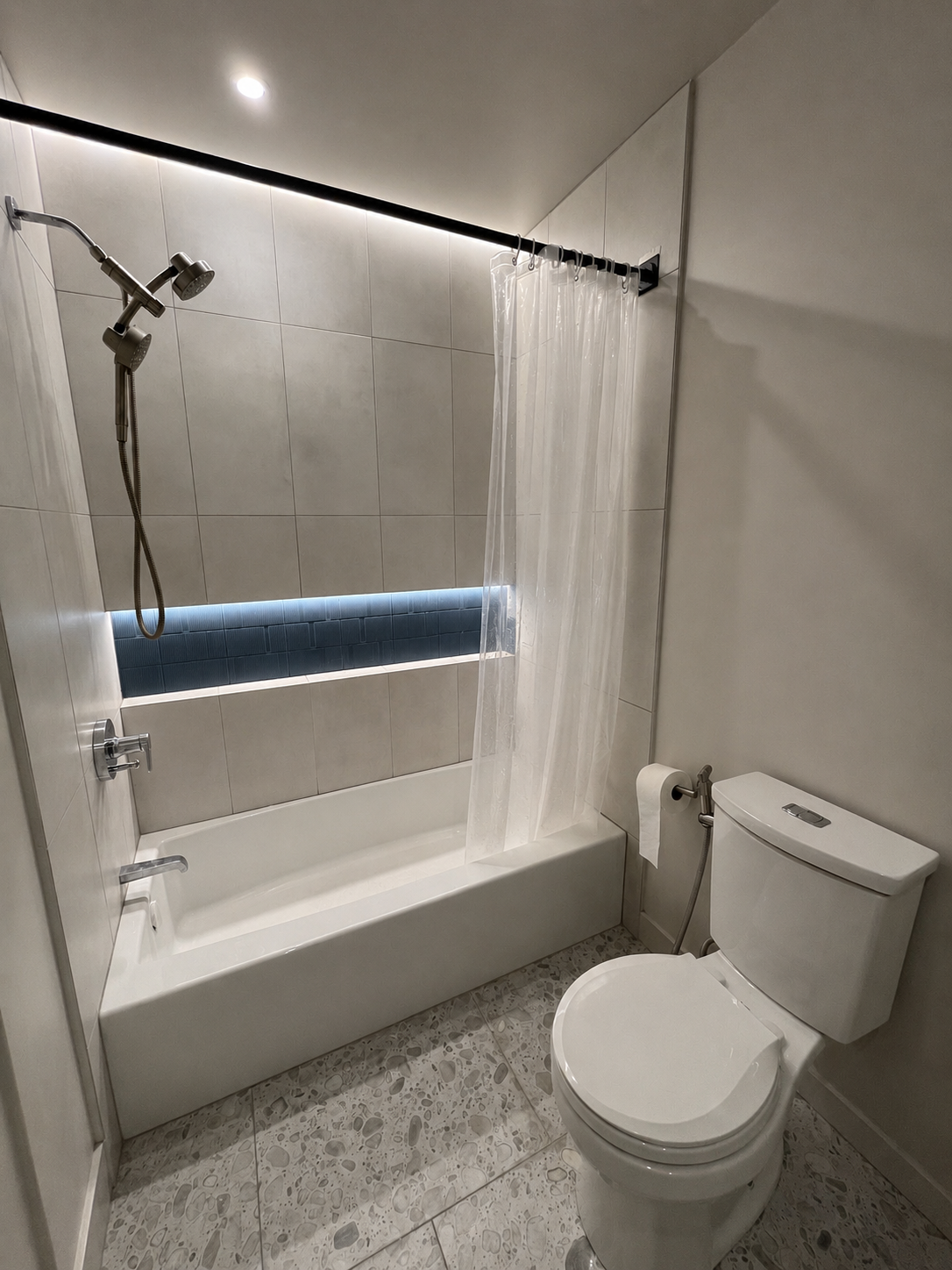 2 br Condo 1 Block from the Washington Hospital Campus - Photo 4