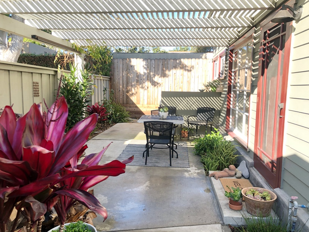 Charming Midtown Studio | Fast Wi-Fi, Private Patio, Walk to Hospitals - Photo 1