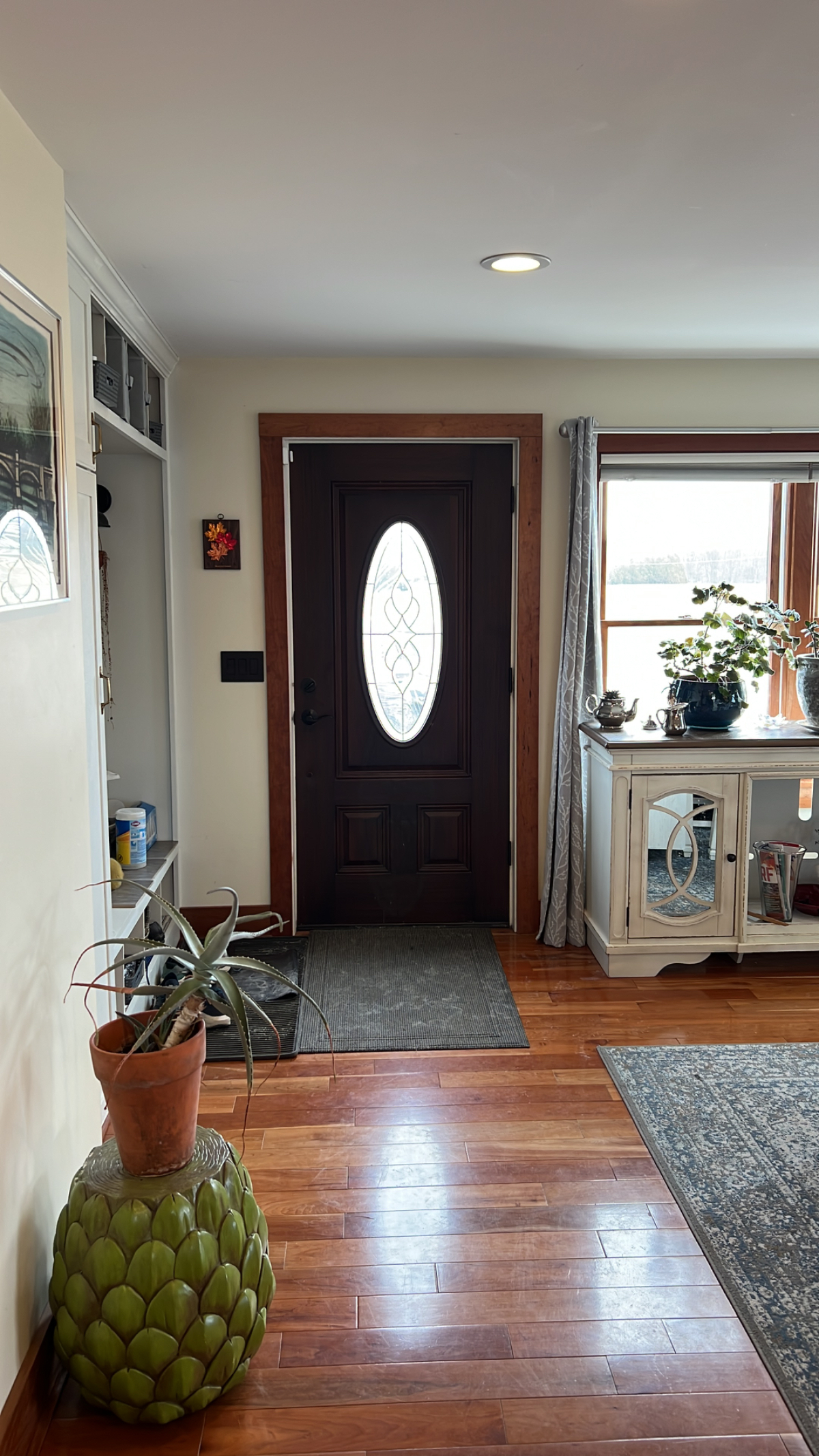 Looking for a roommate to share a large home. - Photo 9