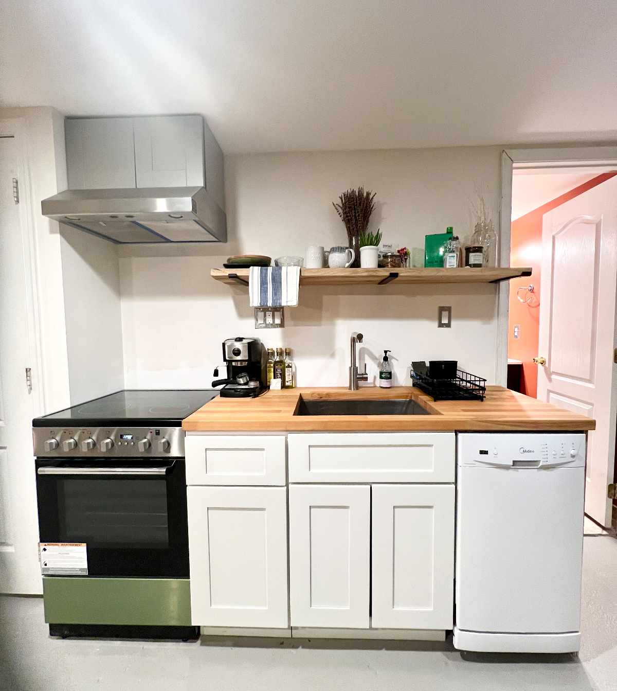Large Studio Basement Apartment | Private Entrance | In-Unit Washer/Dryer | 16th Street Heights - Photo 6