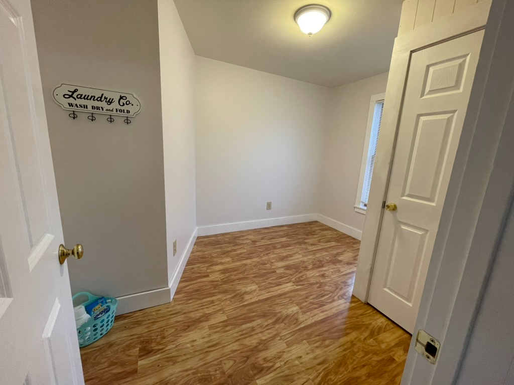 Newly renovated interior, - Photo 10