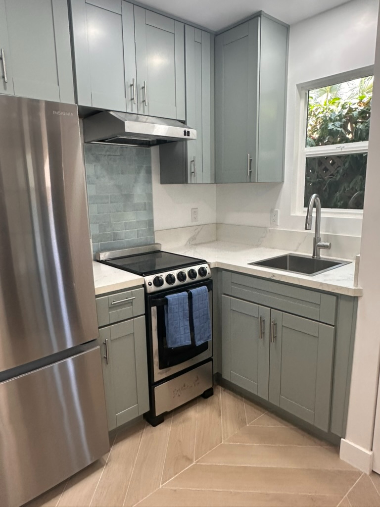 Coastal Studio Retreat | Brand-New | Near Hospitals & Beach - Photo 4