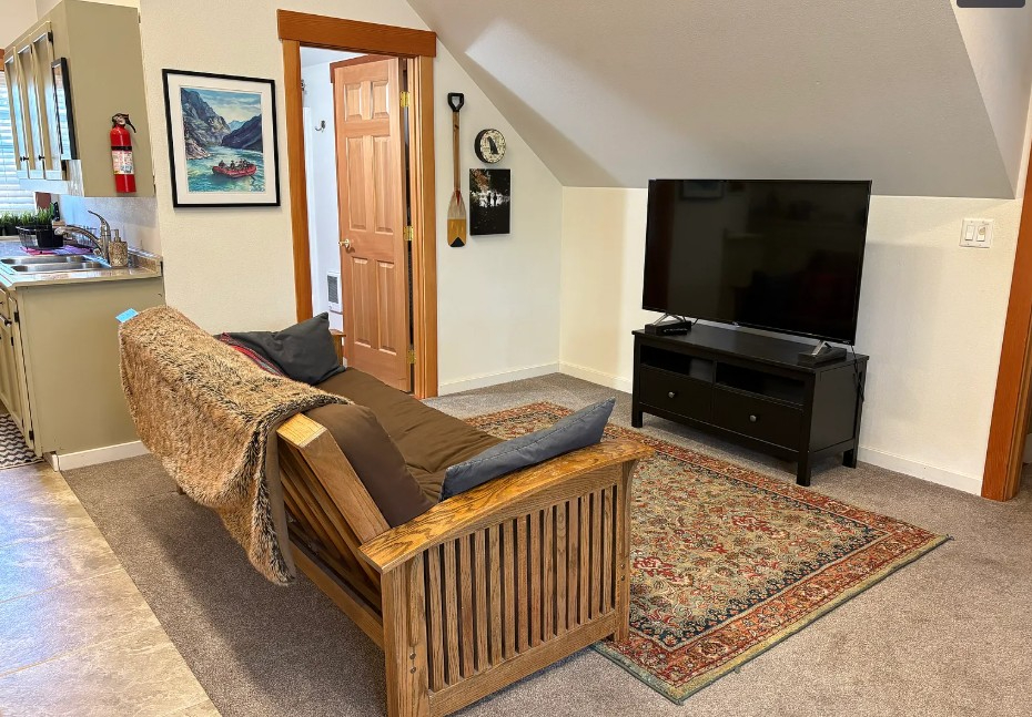 Studio Apartment - Photo 6