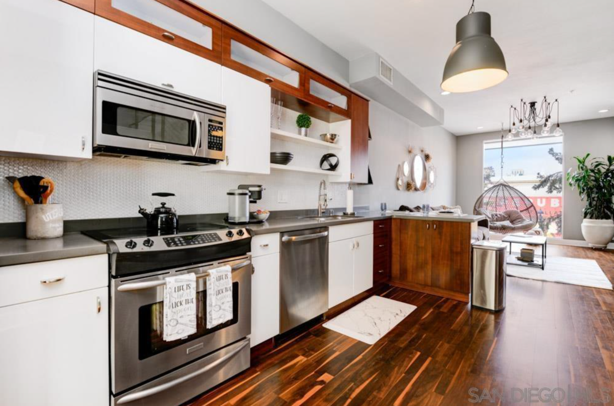 Spacious Downtown Condo with Private Garage | Walk to Gaslamp & Petco Park - Photo 4