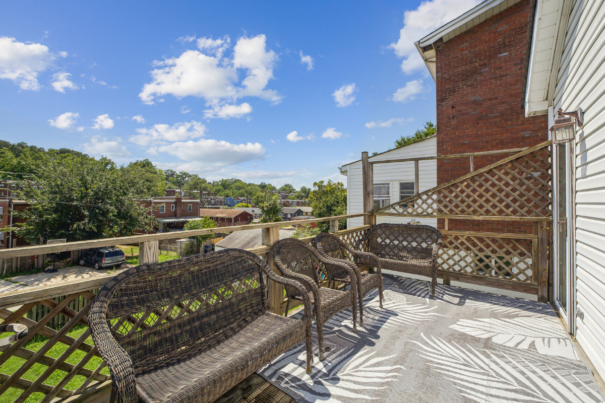 Beautiful Fully Furnished DC Retreat Near Hospitals & Military Bases   Spacious 3BR DC Home | Near H - Photo 11