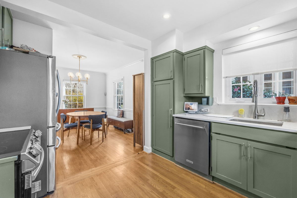 Spacious, Light-filled 4BD 3.5BA - Photo 4