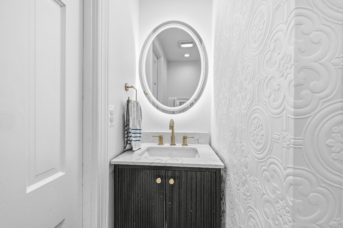 Spacious, Light-filled 4BD 3.5BA - Photo 11