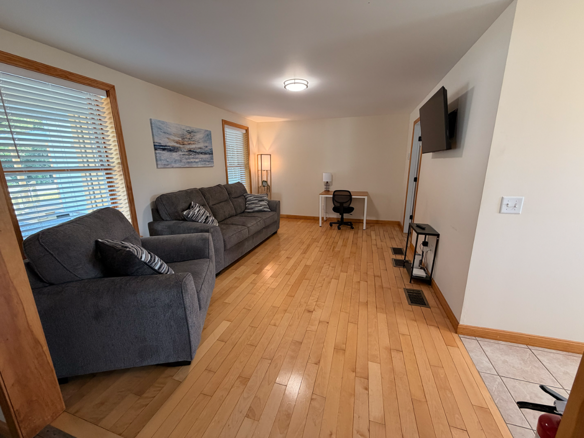 2 Bedroom Apartment - Photo 3