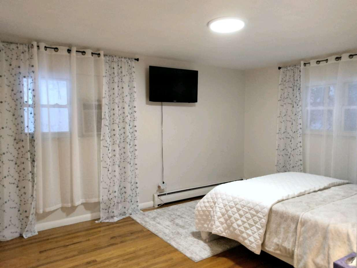Spacious 4BR Apartment Near Downtown Binghamton & Local Hospitals - Photo 6