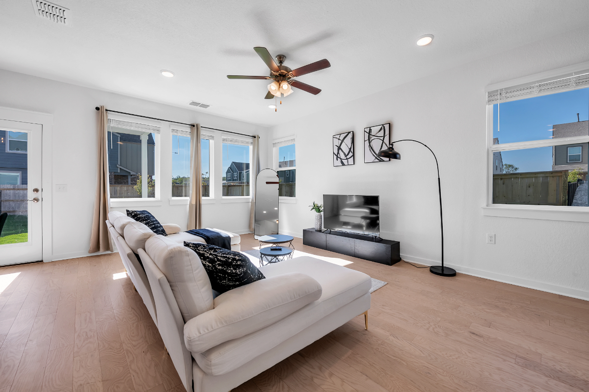 Modern Room near TESLA, COTA, AUS Airport - Photo 11
