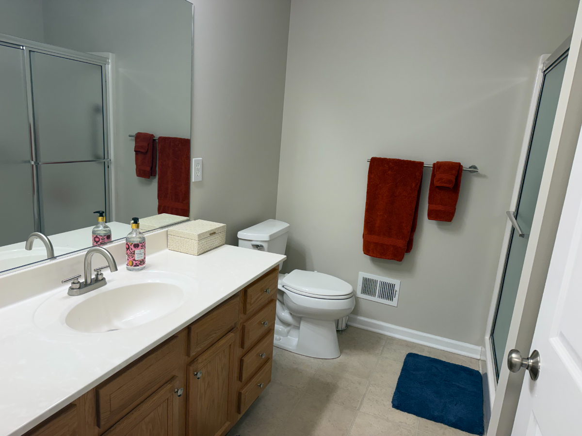 2 Bedroom, 2 Bath with a Garage!  New Furniture and Fresh Paint! Remodeled Kitchen - Photo 10