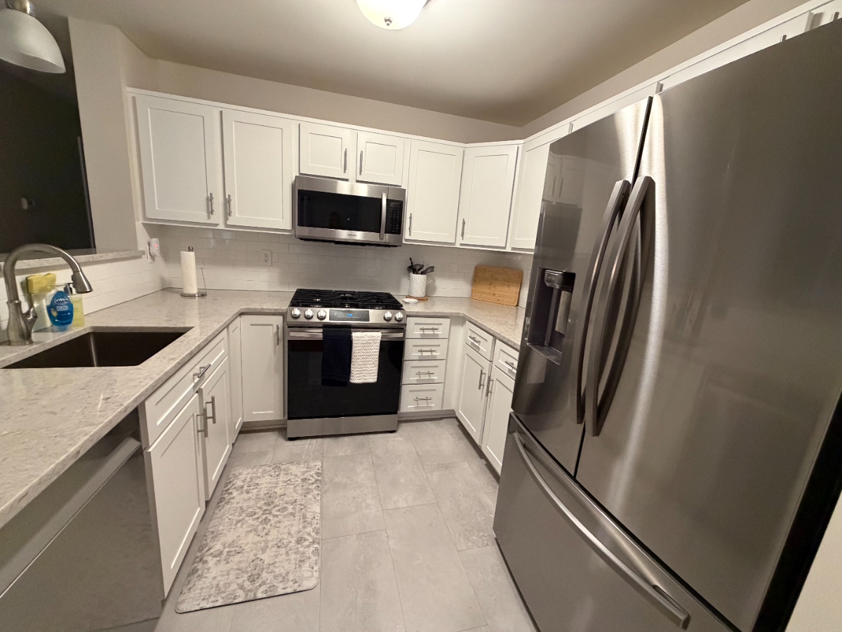 2 Bedroom, 2 Bath with a Garage!  New Furniture and Fresh Paint! Remodeled Kitchen - Photo 6
