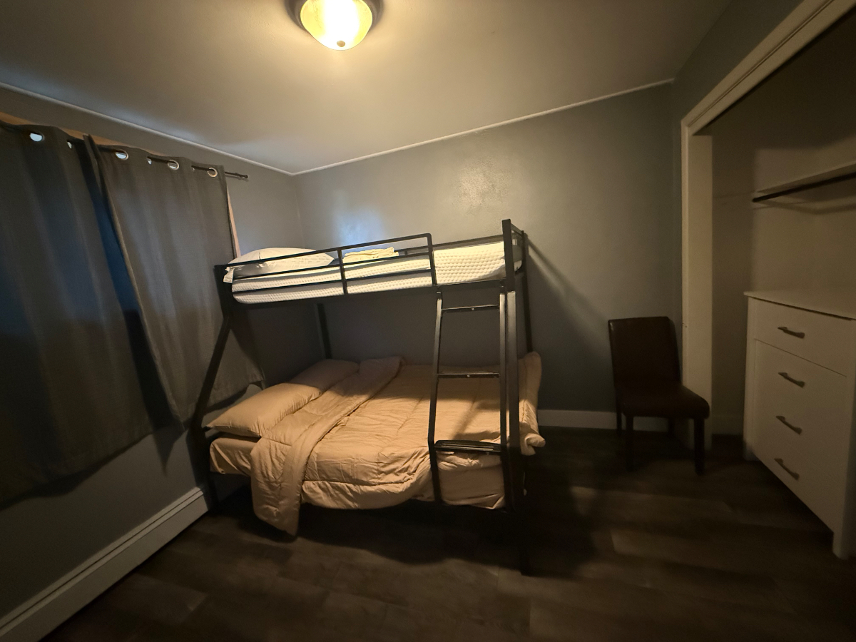 Perfect Starter Home! Updated Kitchen, updated bathroom,  update living room, vinyl Floors , fully f - Photo 6
