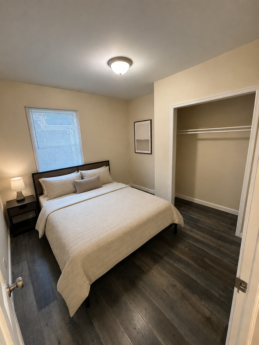 Cozy 2BR/1BA Near Syracuse University & SUNY Upstate Medical - Photo 4