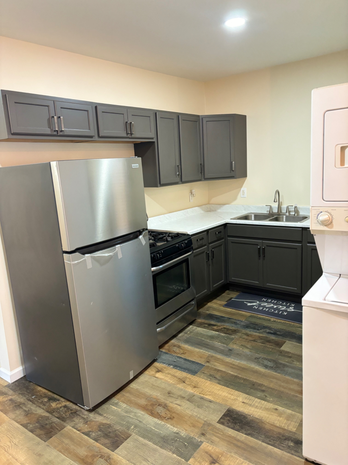 Cozy 2BR/1BA Near Syracuse University & SUNY Upstate Medical - Photo 3