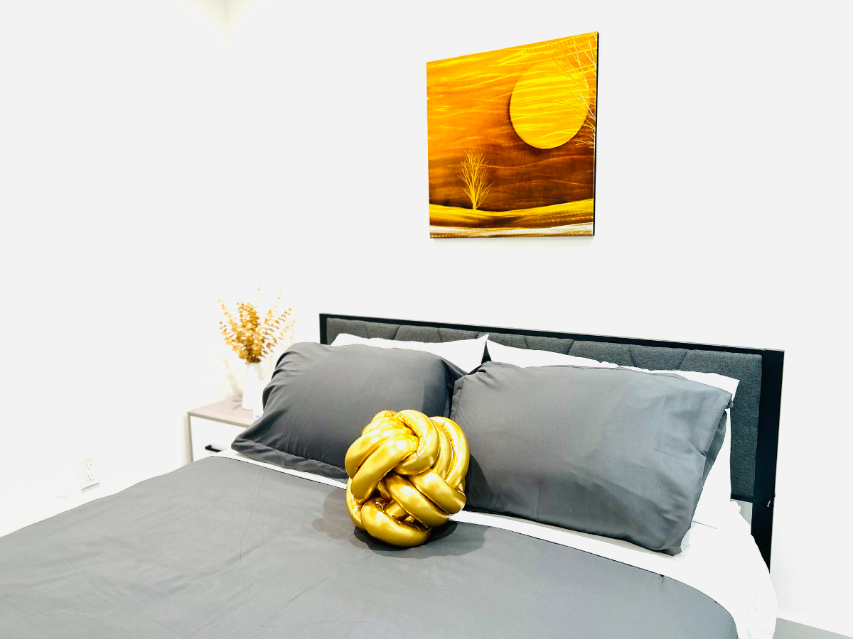 Modern Glass Secure Residences | Free Underground Parking Cozy110 - Photo 2