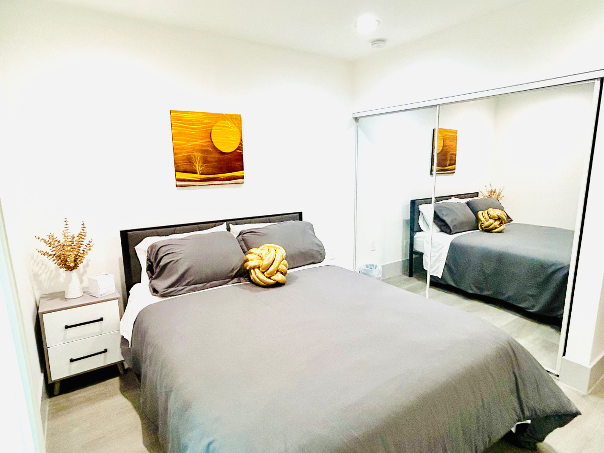 Modern Glass Secure Residences | Free Underground Parking Cozy110 - Photo 3