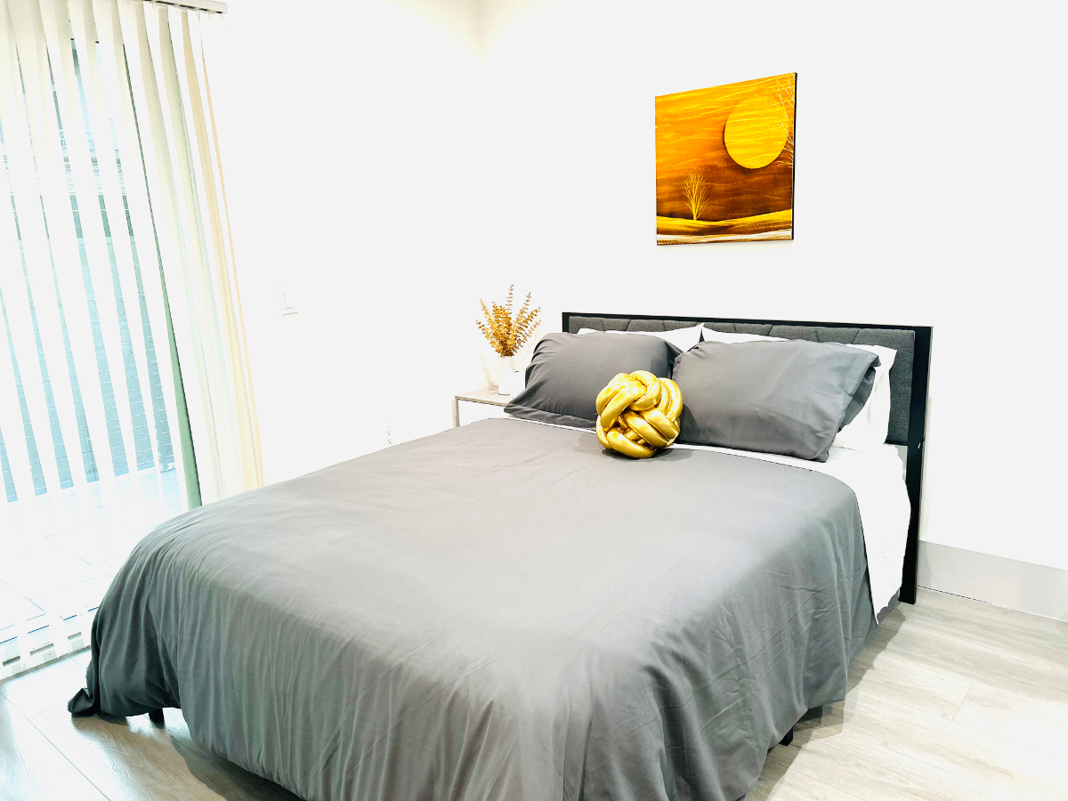 Modern Glass Secure Residences | Free Underground Parking Cozy110 - Photo 4