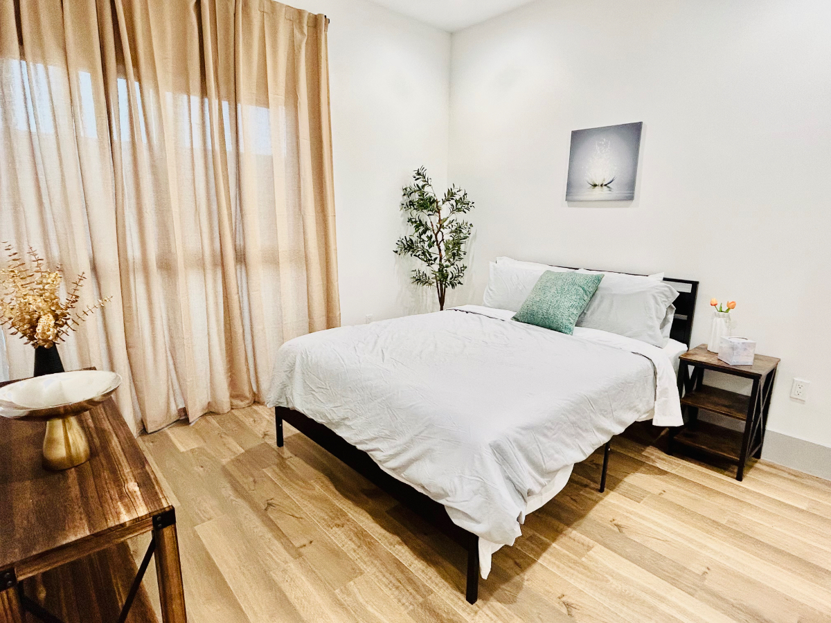 Modern Glass Secure Residences | Free Underground Parking Cozy110 - Photo 1