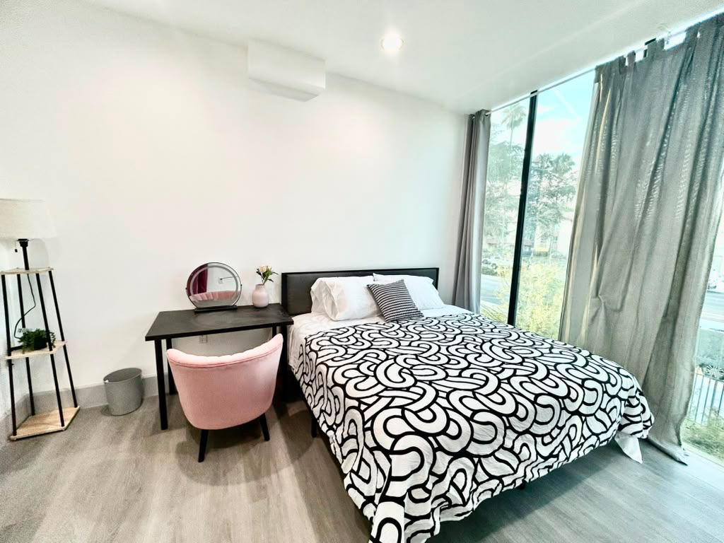 Modern Glass Secure Residences | Free Underground Parking Cozy110 - Photo 6