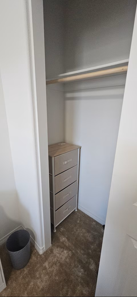 Private Room with Shared Bath (Beige Room) - Photo 6