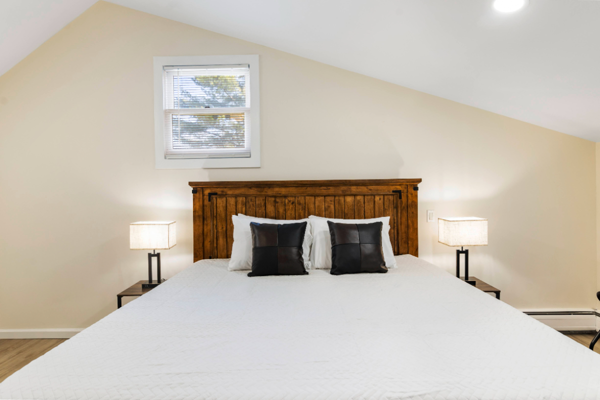 Charming, spacious and comfortable, fully furnished 3 bedroom home 5 mins from Stowe Village with AC - Photo 6