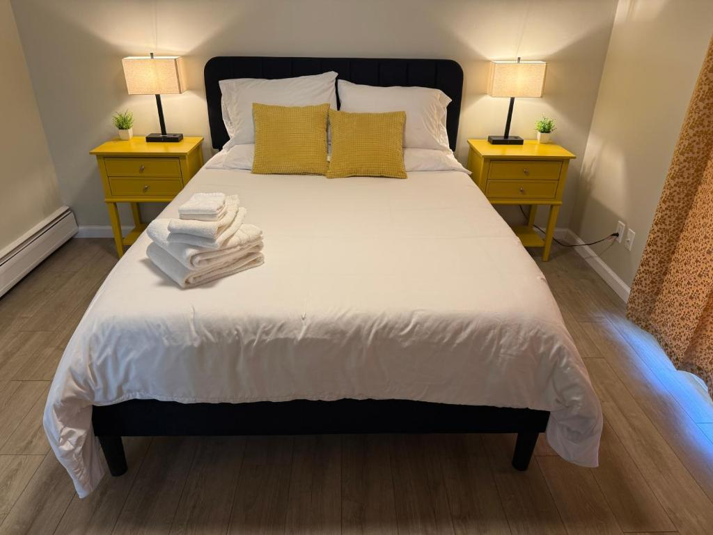 Charming, spacious and comfortable, fully furnished 3 bedroom home 5 mins from Stowe Village with AC - Photo 10