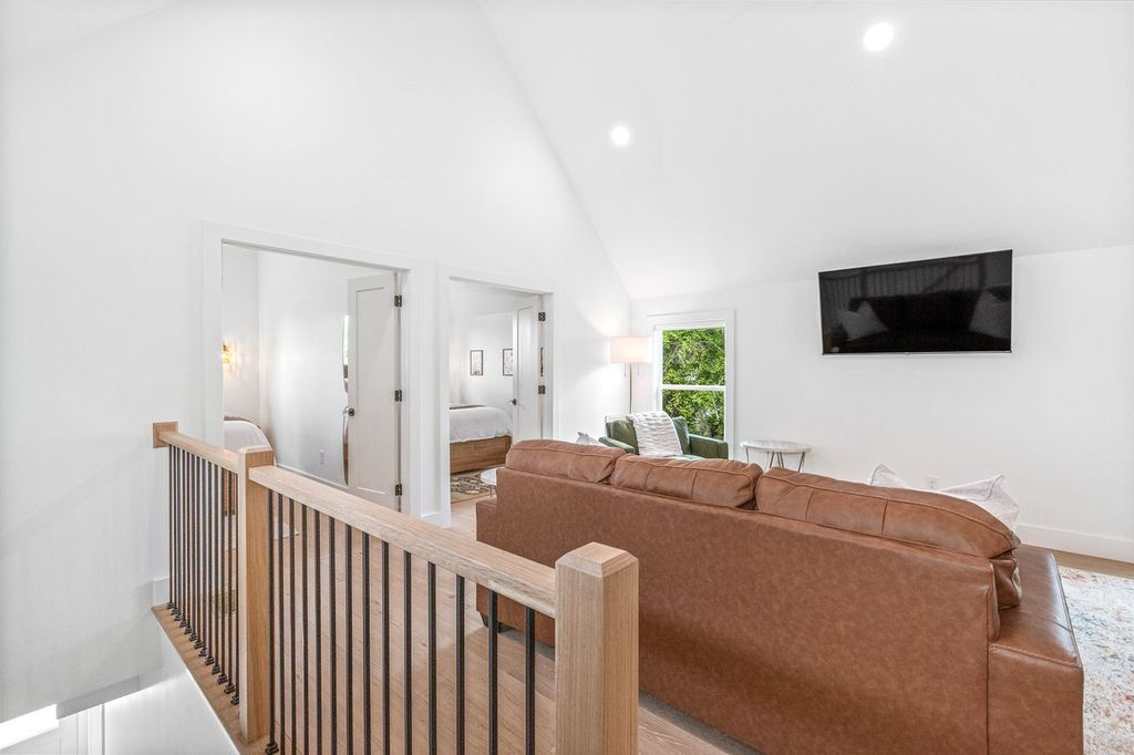 Quiet 2BR Suite Near Broadway & Hospitals - Photo 7