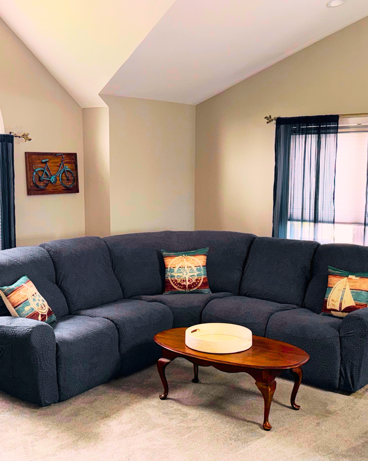 Peaceful Canal-Front Retreat | Near Hospitals, LIRR & Beaches - Photo 4
