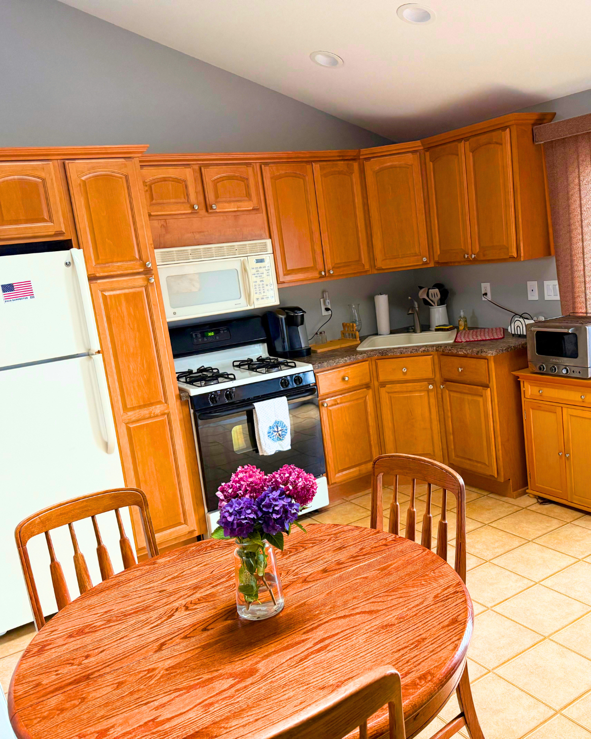 Peaceful Canal-Front Retreat | Near Hospitals, LIRR & Beaches - Photo 8