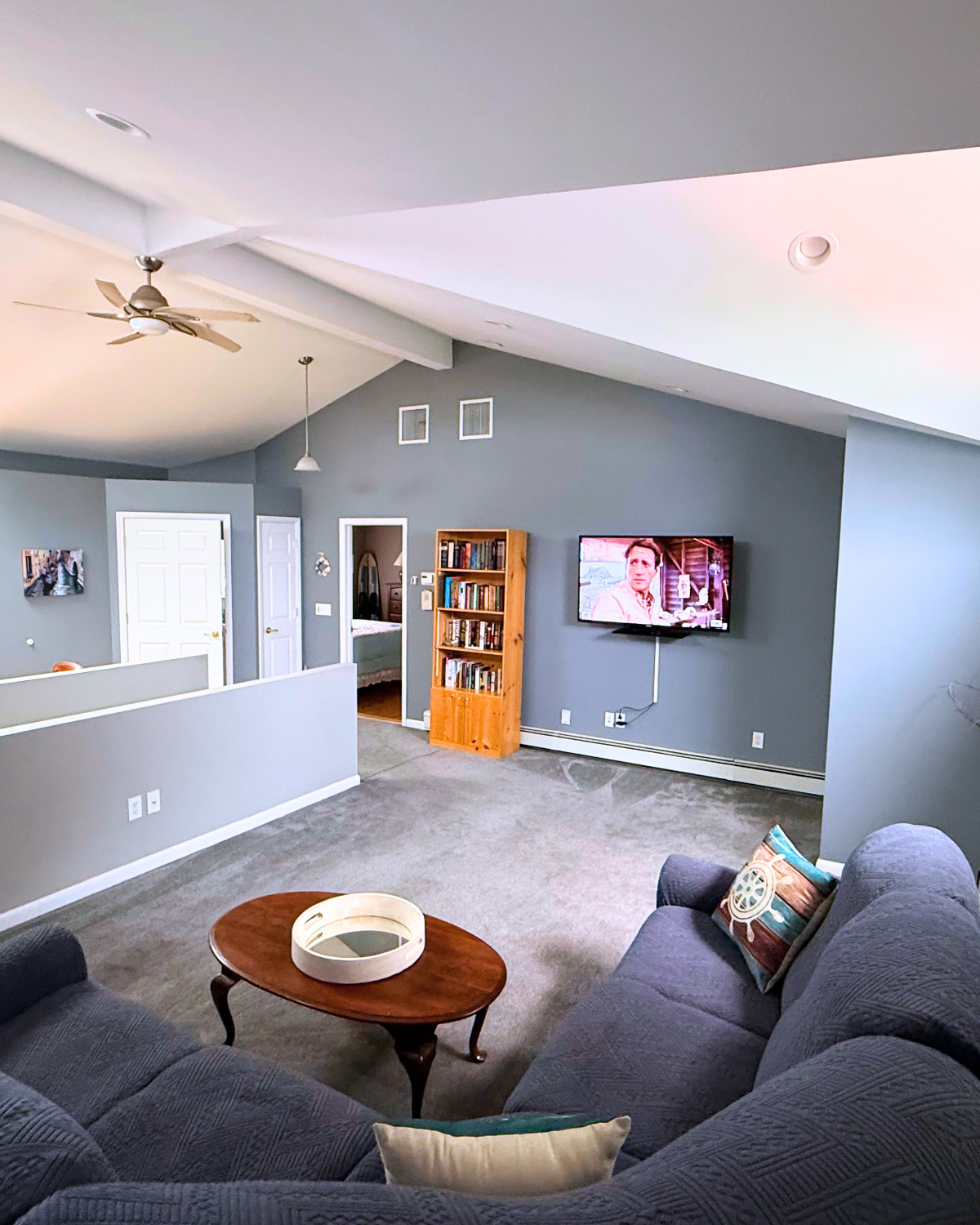Peaceful Canal-Front Retreat | Near Hospitals, LIRR & Beaches - Photo 2