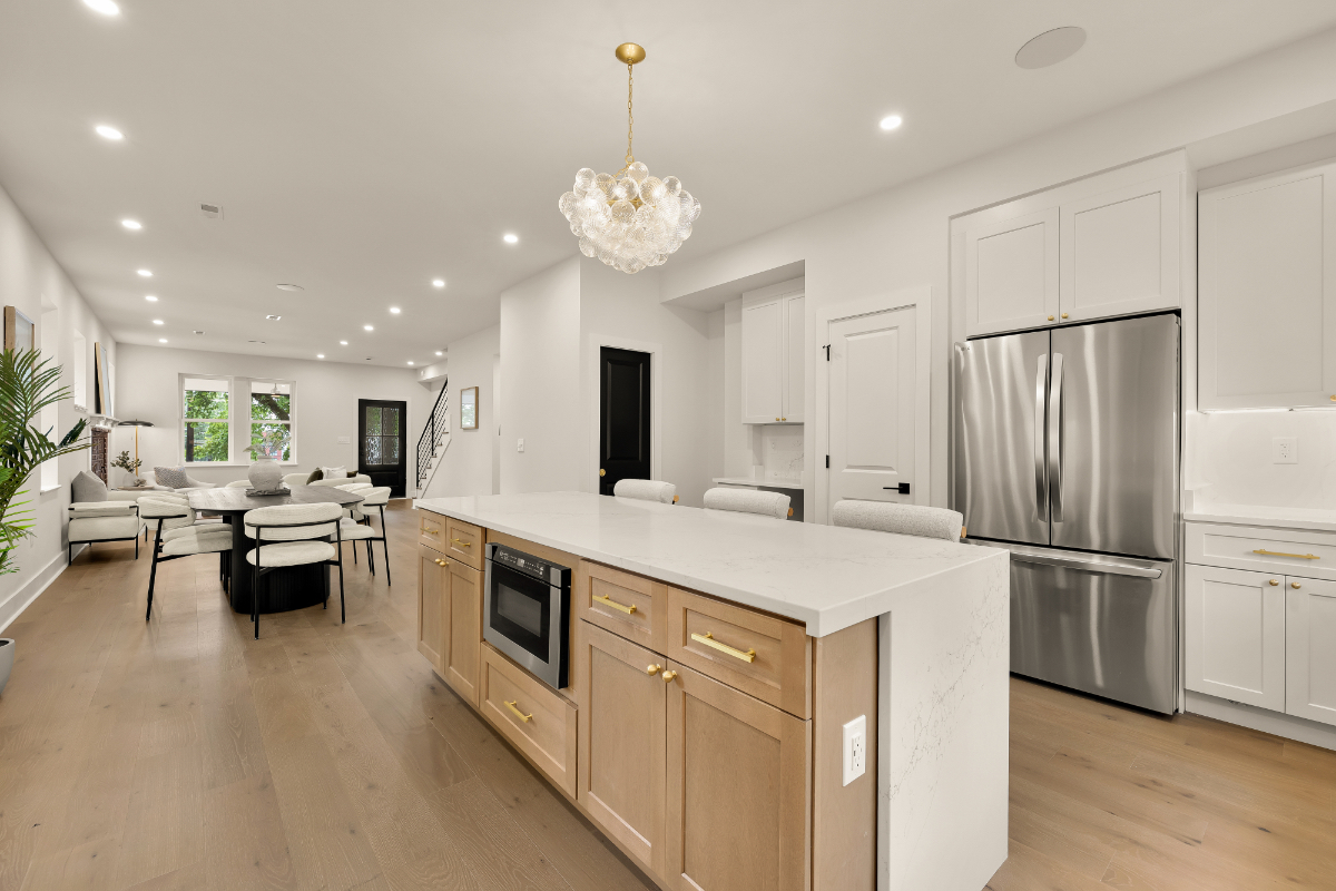 Fully Furnished Executive 4 Bedroom & Den w/ 3.5 baths Home | Off-Street Parking, EV Charger, Outdoo - Photo 12