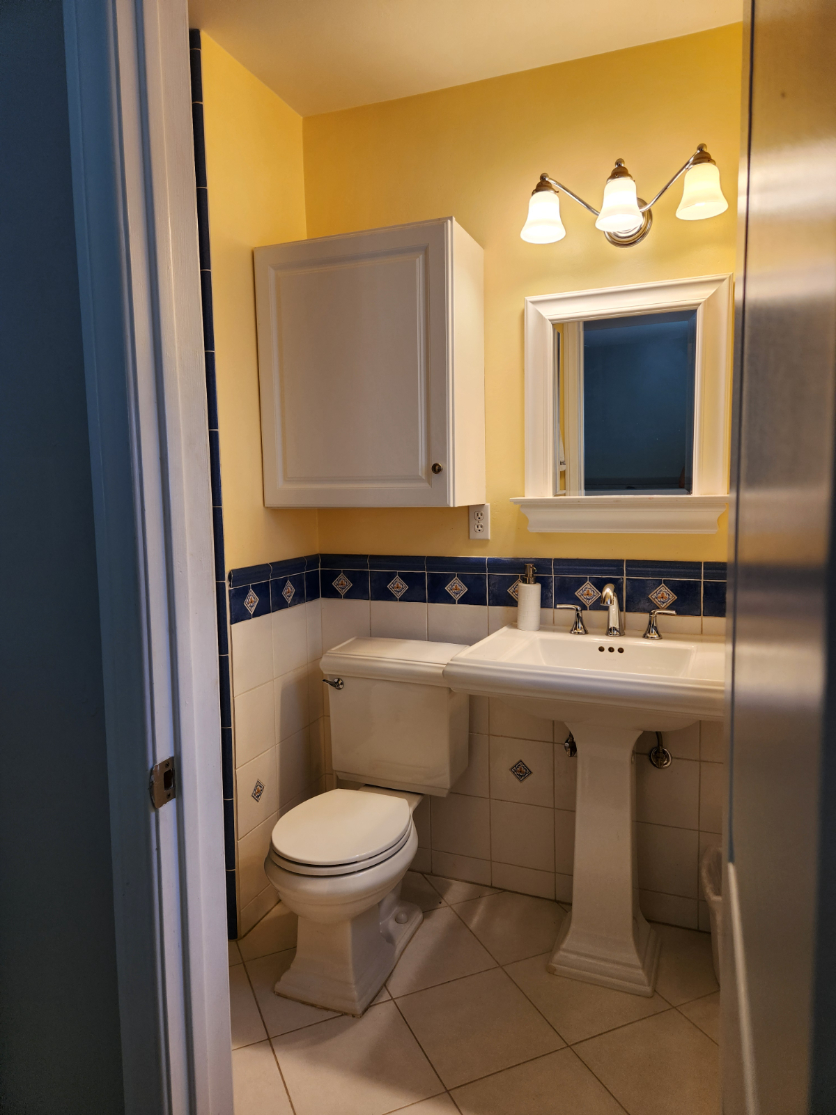 North Pacific Beach Furnished Room with Private Bath, Bonus Room, Housekeeping & Utilities Included - Photo 4