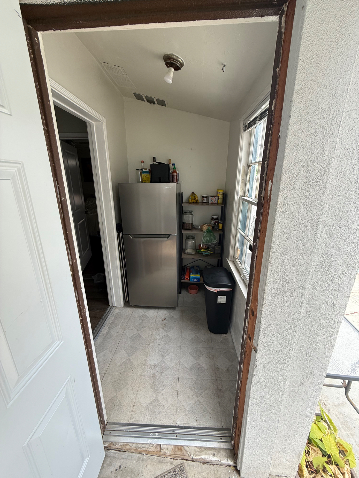 Super cute 1 bed 1 bath in the heart of crown point - Photo 6