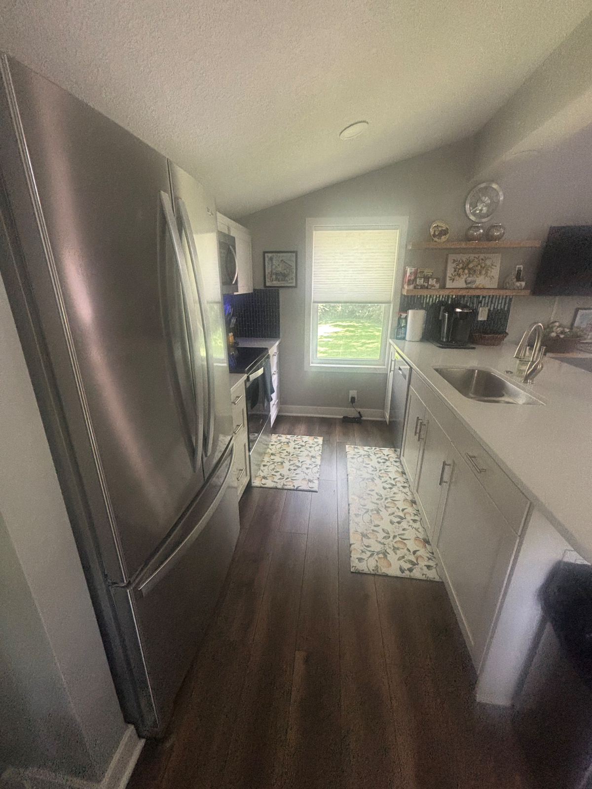 Tiny home with big personality - Photo 4