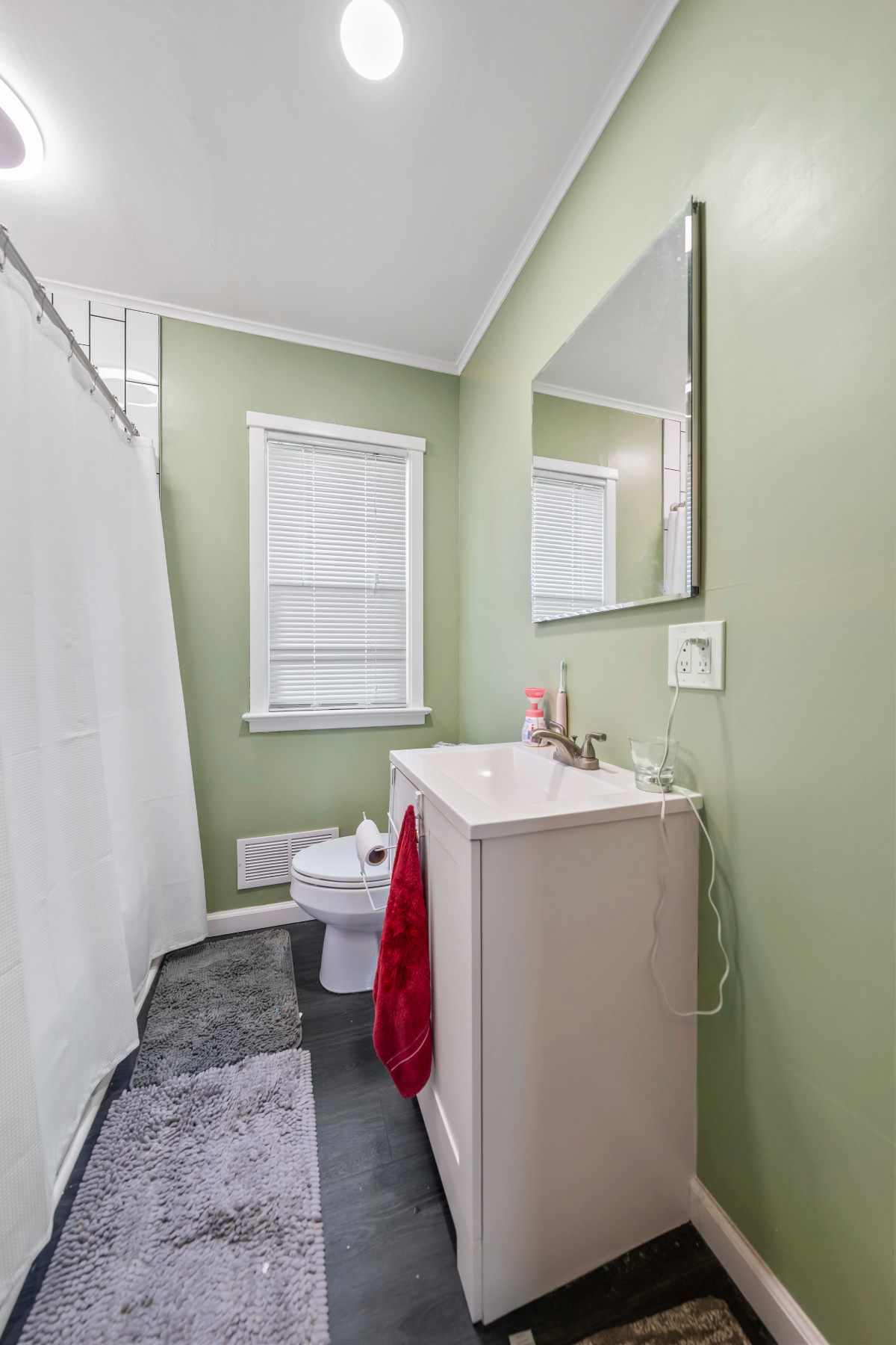 Strong Market Rochester Furnished Rental - Photo 5