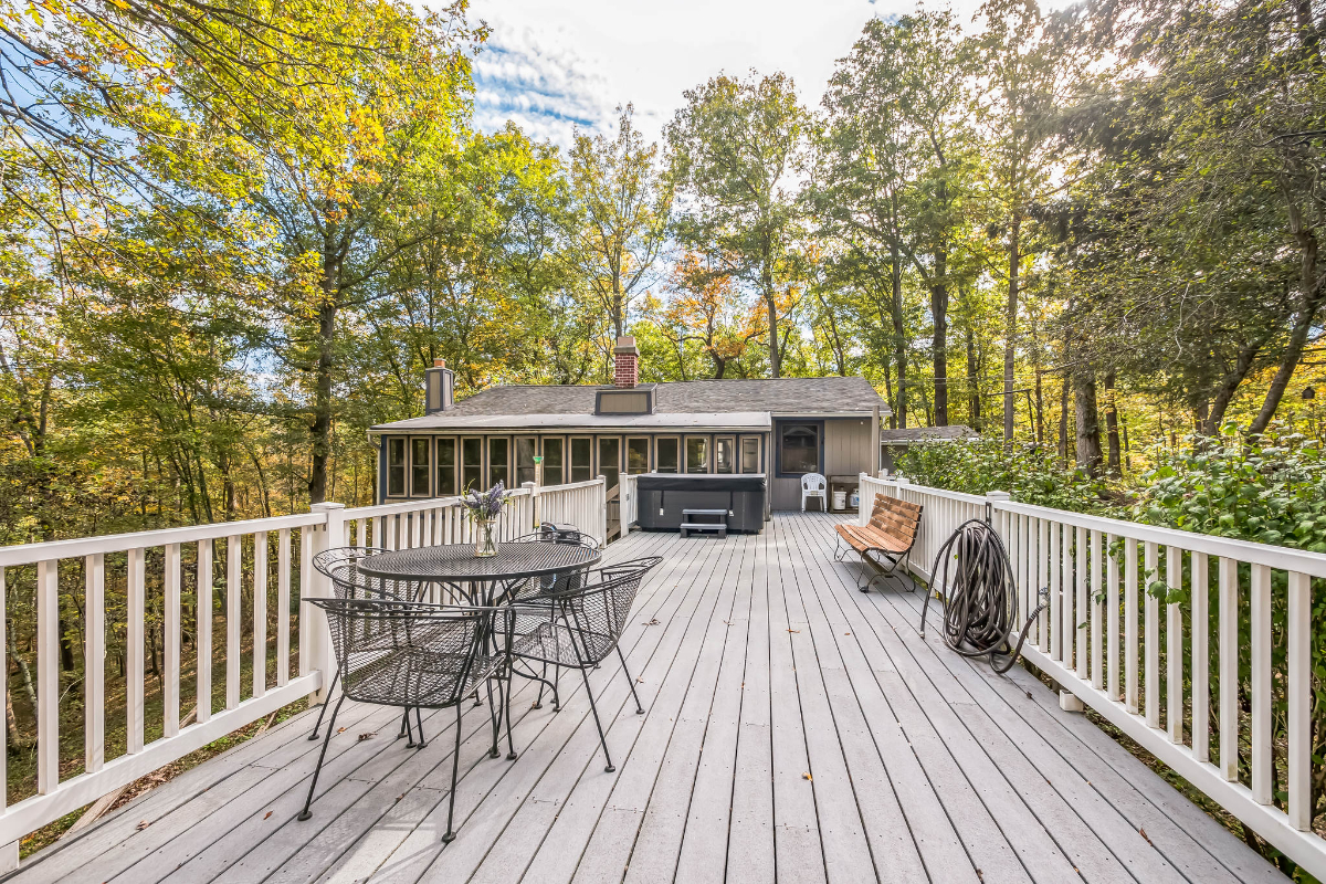 Cozy Mountain Cabin w/Hot Tub, Fireplace & Much More - Photo 4
