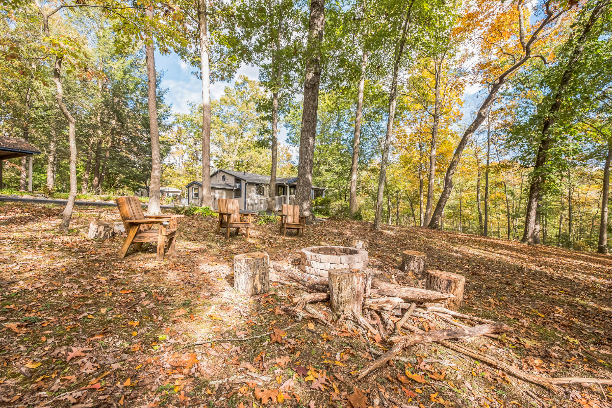 Cozy Mountain Cabin w/Hot Tub, Fireplace & Much More - Photo 6