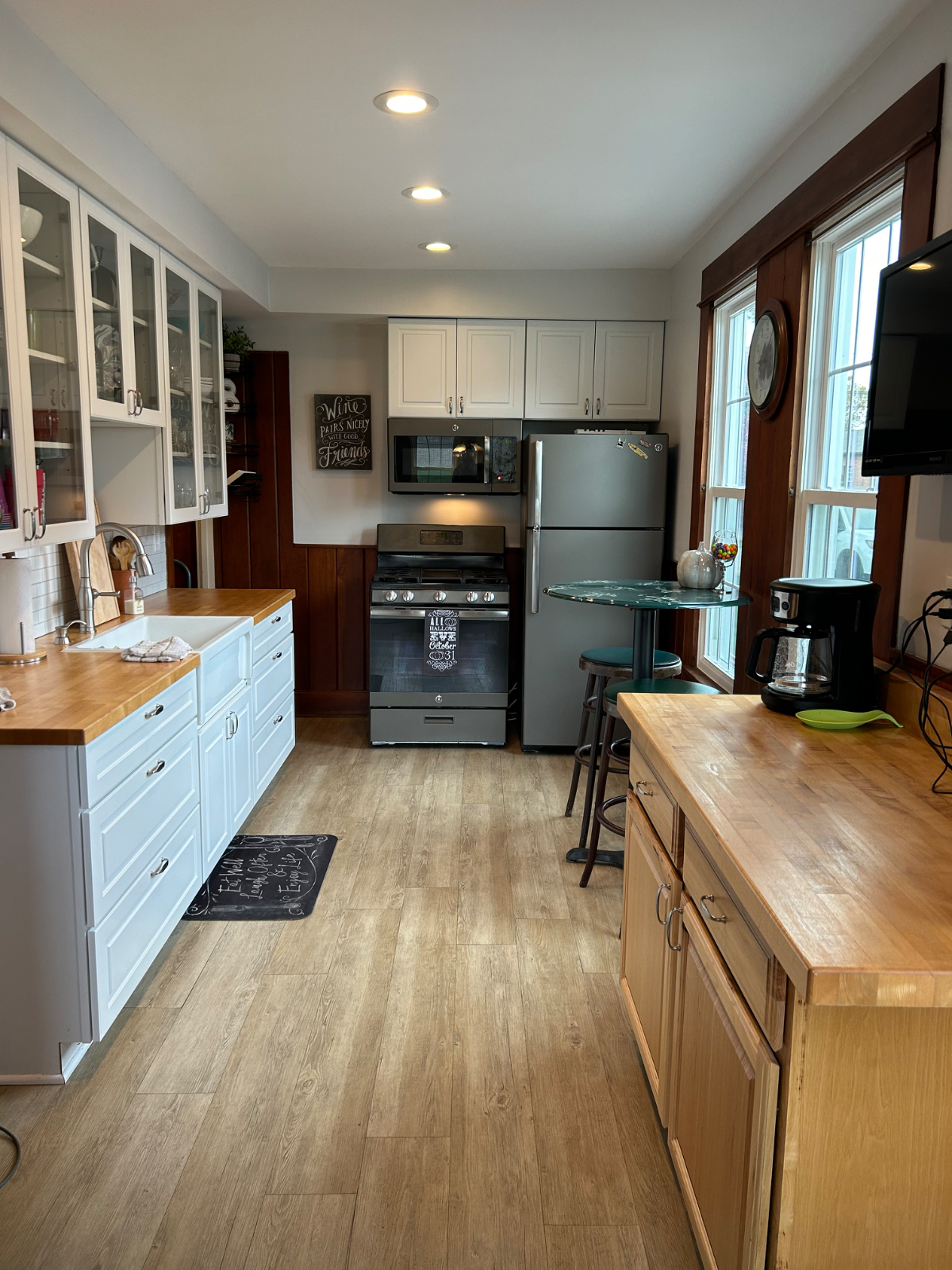 Modern Farmhouse - Photo 5