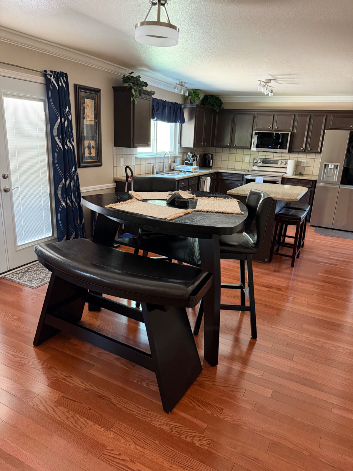 The Colorado House | 3BR Near Ft. Hood | Hot Tub & Pool Table - Photo 4
