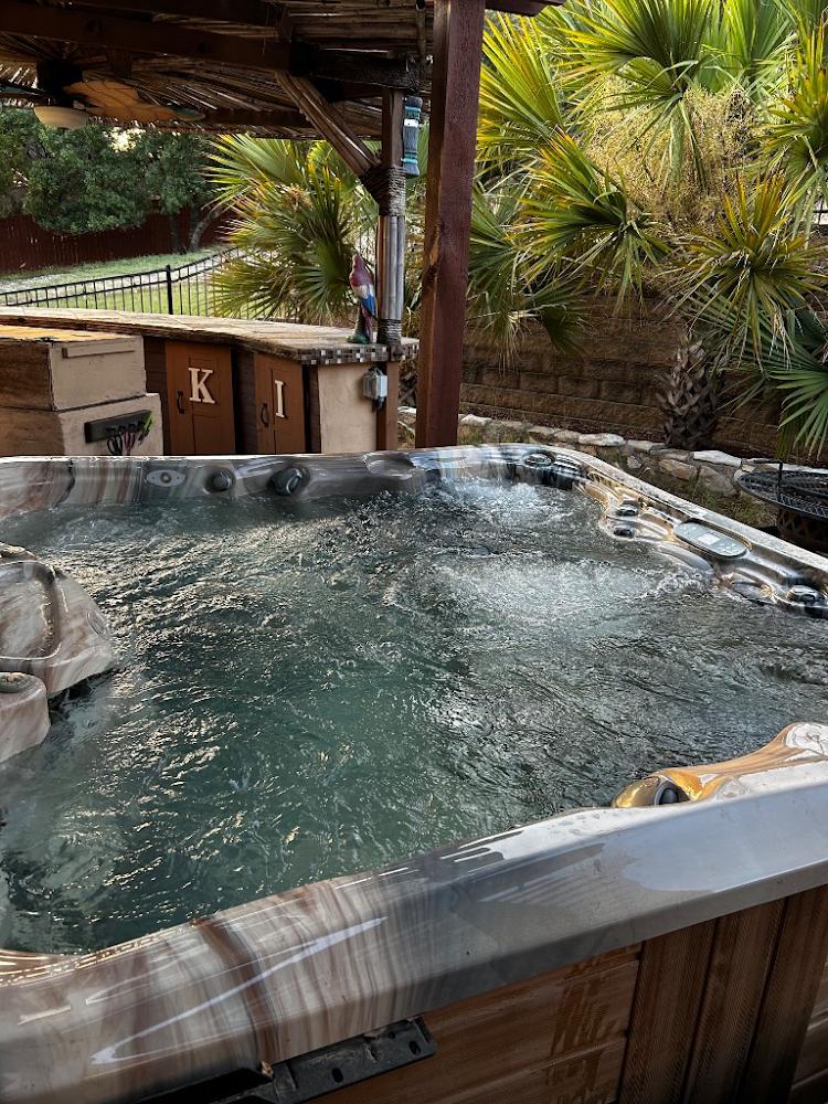 The Colorado House | 3BR Near Ft. Hood | Hot Tub & Pool Table - Photo 3