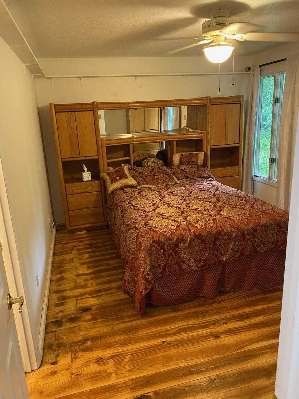 Peaceful Riverside Living with a Private Bedroom, Smart TV, WiFi, and Shared Home Amenities - Photo 1
